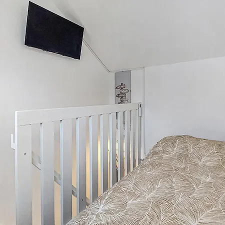 Ferienhaus Awesome Home In Meschers-Sur-Gironde With Wifi *