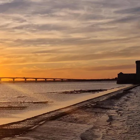 Awesome Home In Meschers-Sur-Gironde With Wifi